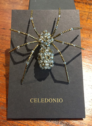 Broche con forma de araña