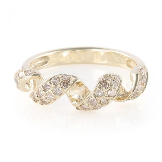 Anillo en oro con Diamante 