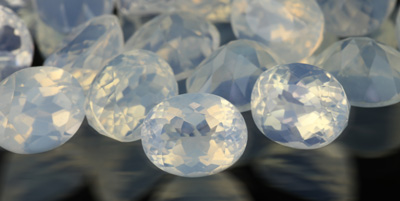 Juwelo propone en exclusiva joyas con Cuarzos Azul Lunar